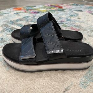 Vionic Sandals Size 9.